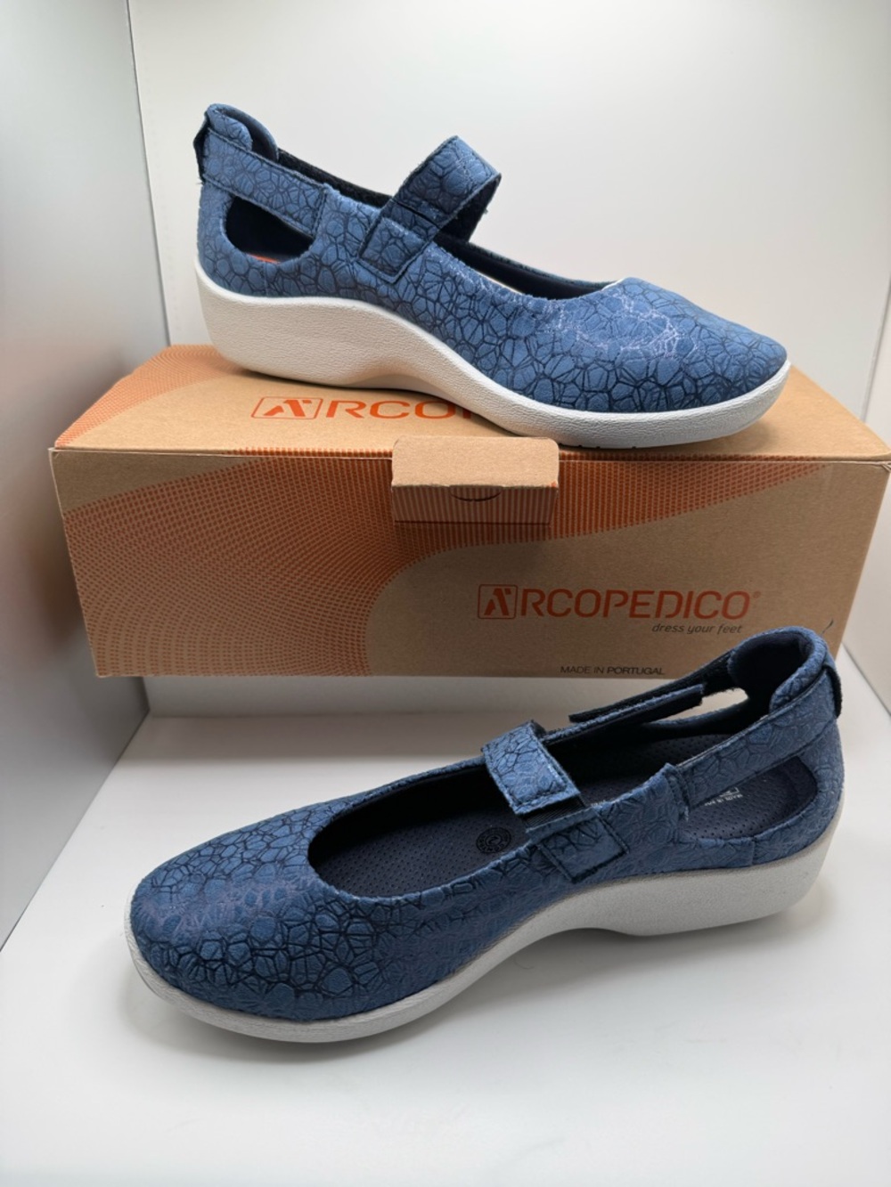 Arcopedico Navy Textured Mary Jane Comfort Shoe